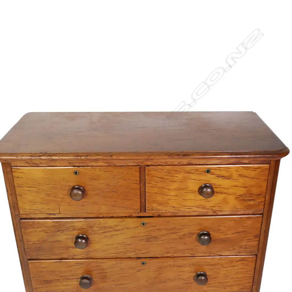 A colonial solid mottled kauri scotch chest, Image 1++