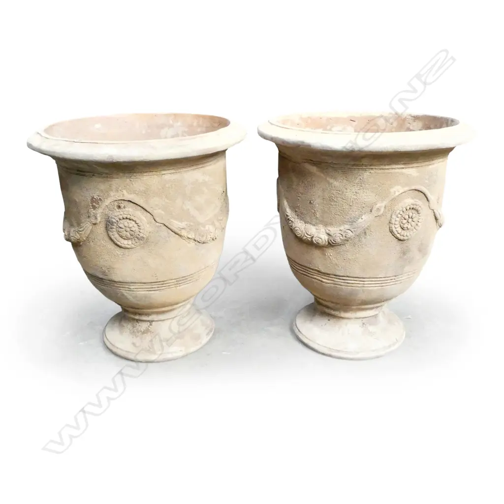 A pair of large classical terracotta garden urns, Image 1++