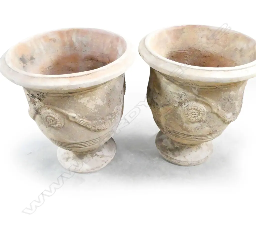 A pair of large classical terracotta garden urns, Image 1++
