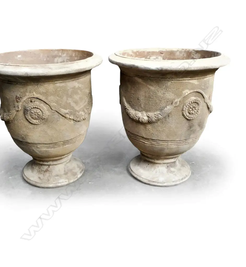 A pair of large classical terracotta garden urns, Image 1++