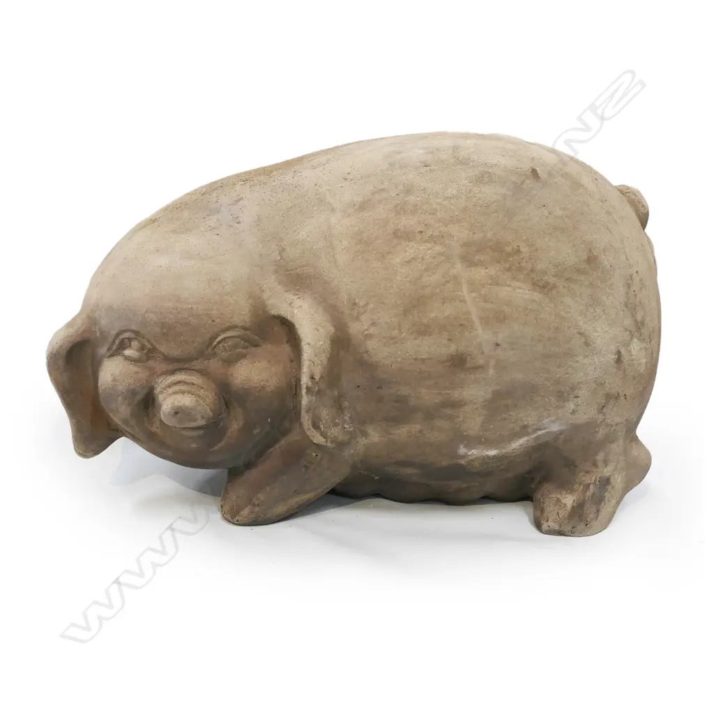 A sculptured pottery pig figure, Image 1++