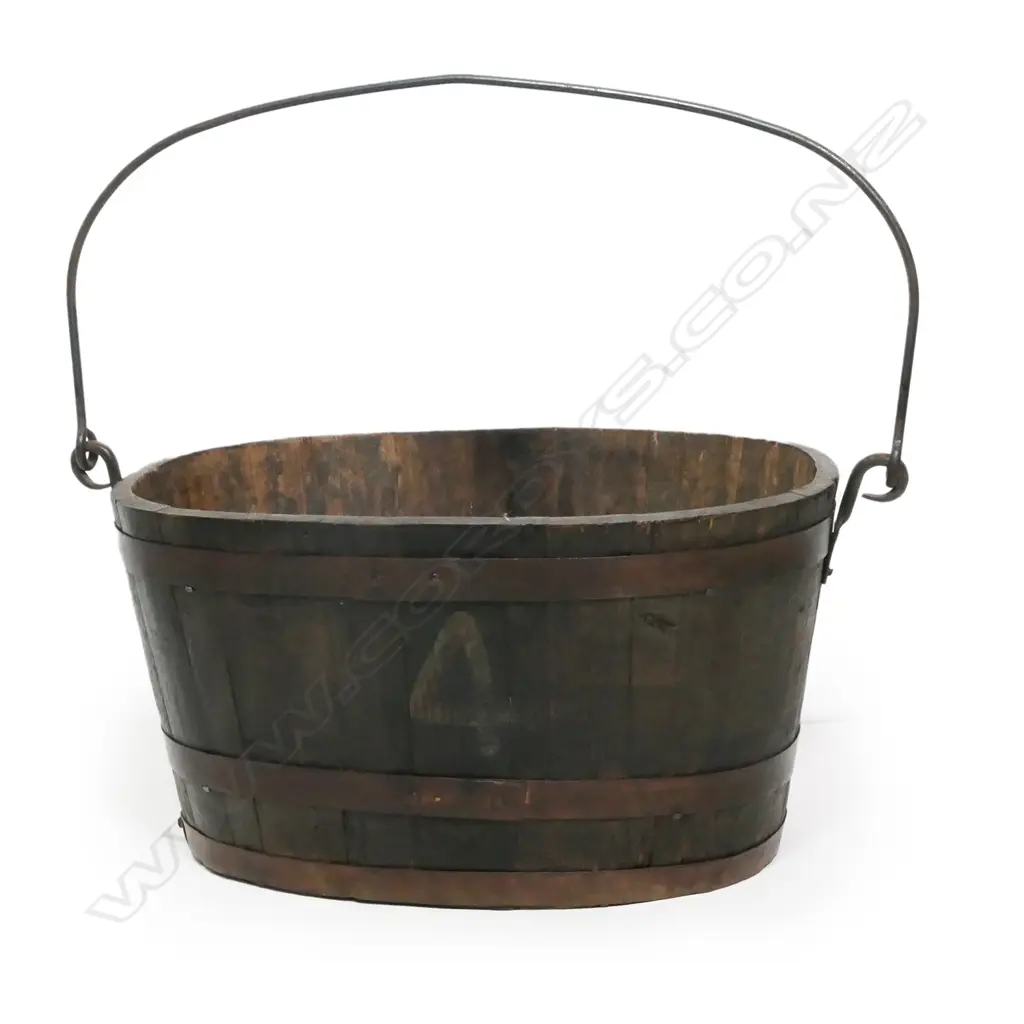 An old oak coopered bucket, Image 1++