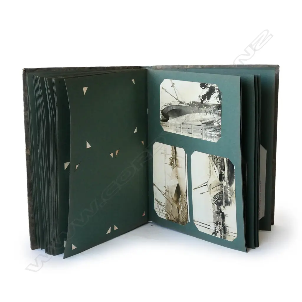 A vintage postcard album, Image 1++