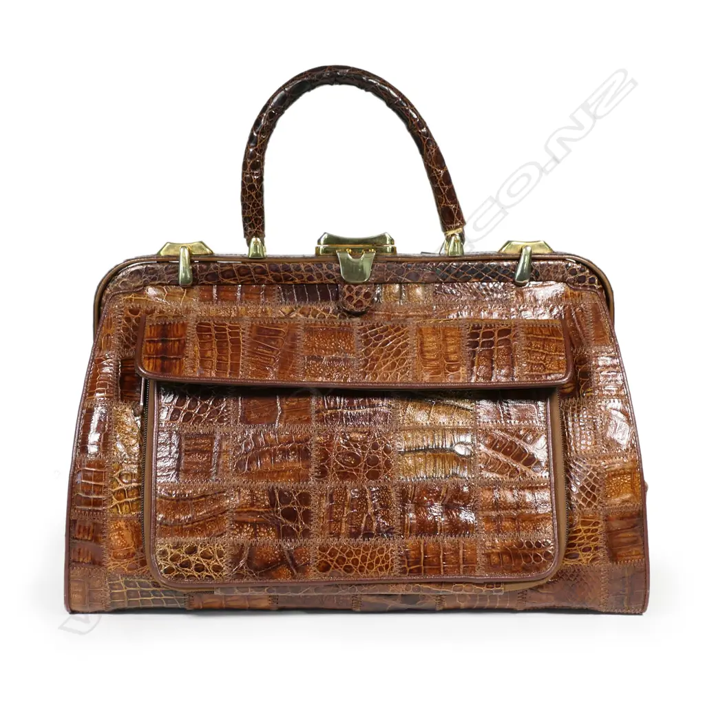 A substantial vintage crocodile travelling bag, Image 1++