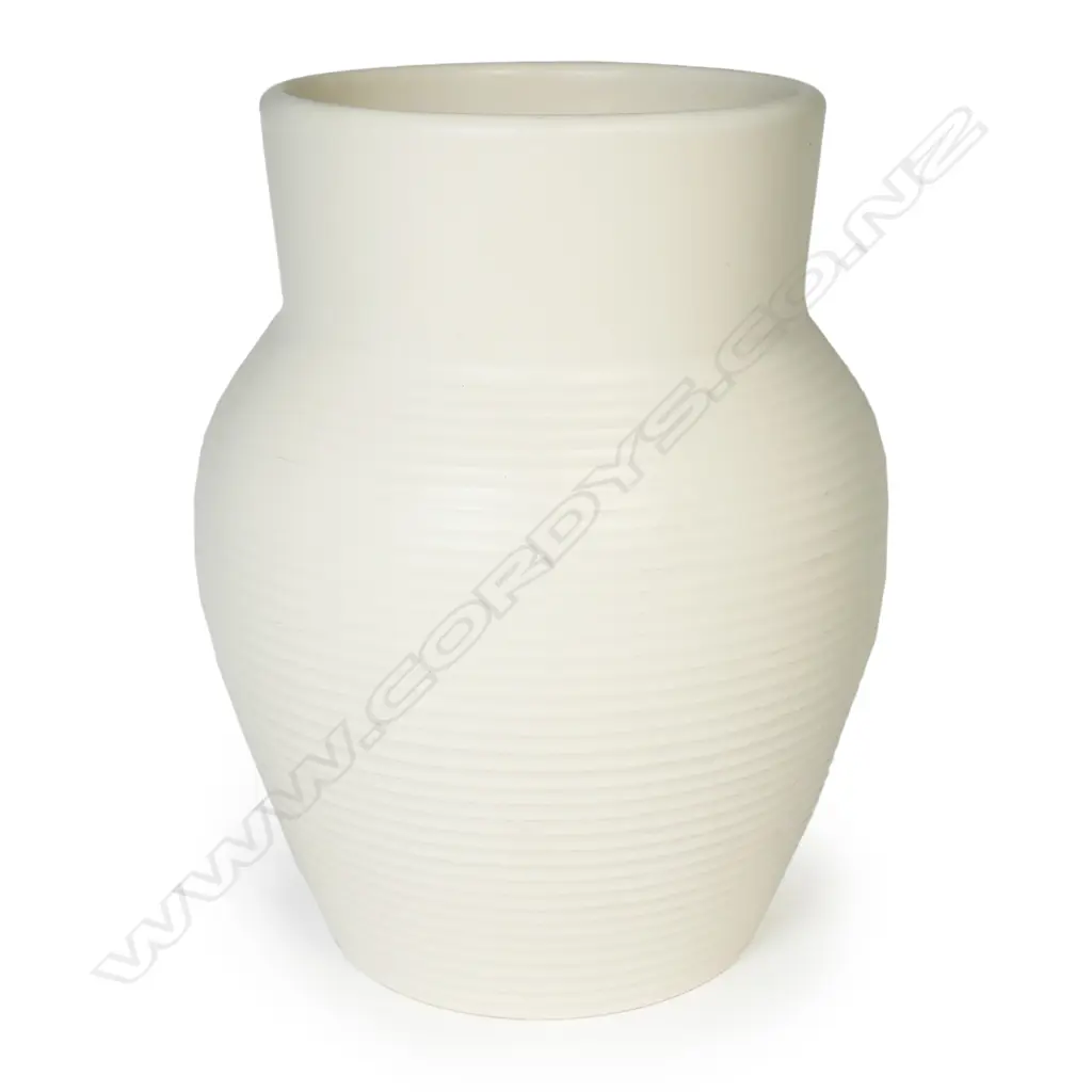 A hand potted Crown Lynn vase, Image 1++