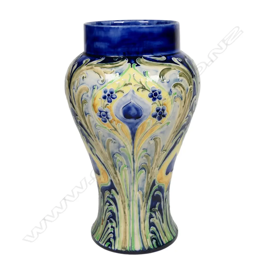 A Moorcroft Macintyre Florian ware vase, Image 1++