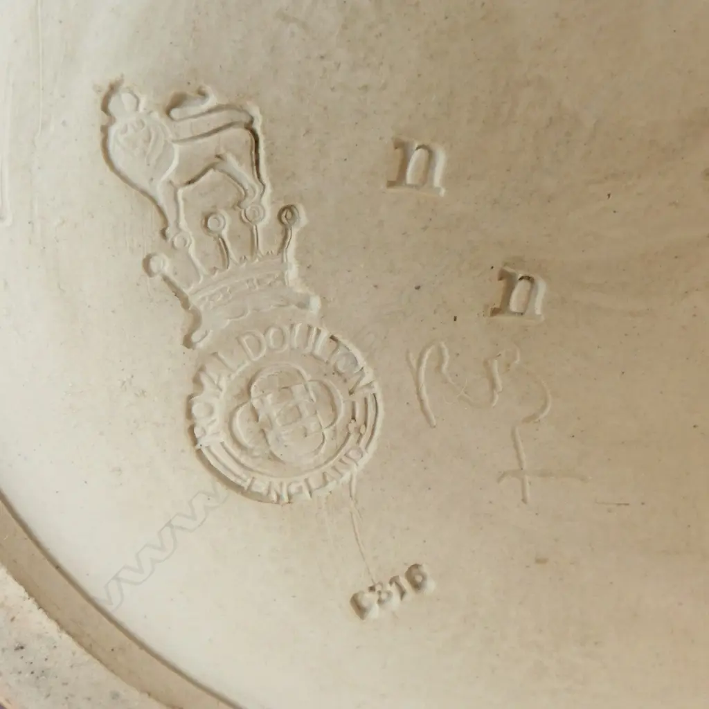 An impressive Royal Doulton Lambeth stoneware Art Nouveau vase, Image 1++