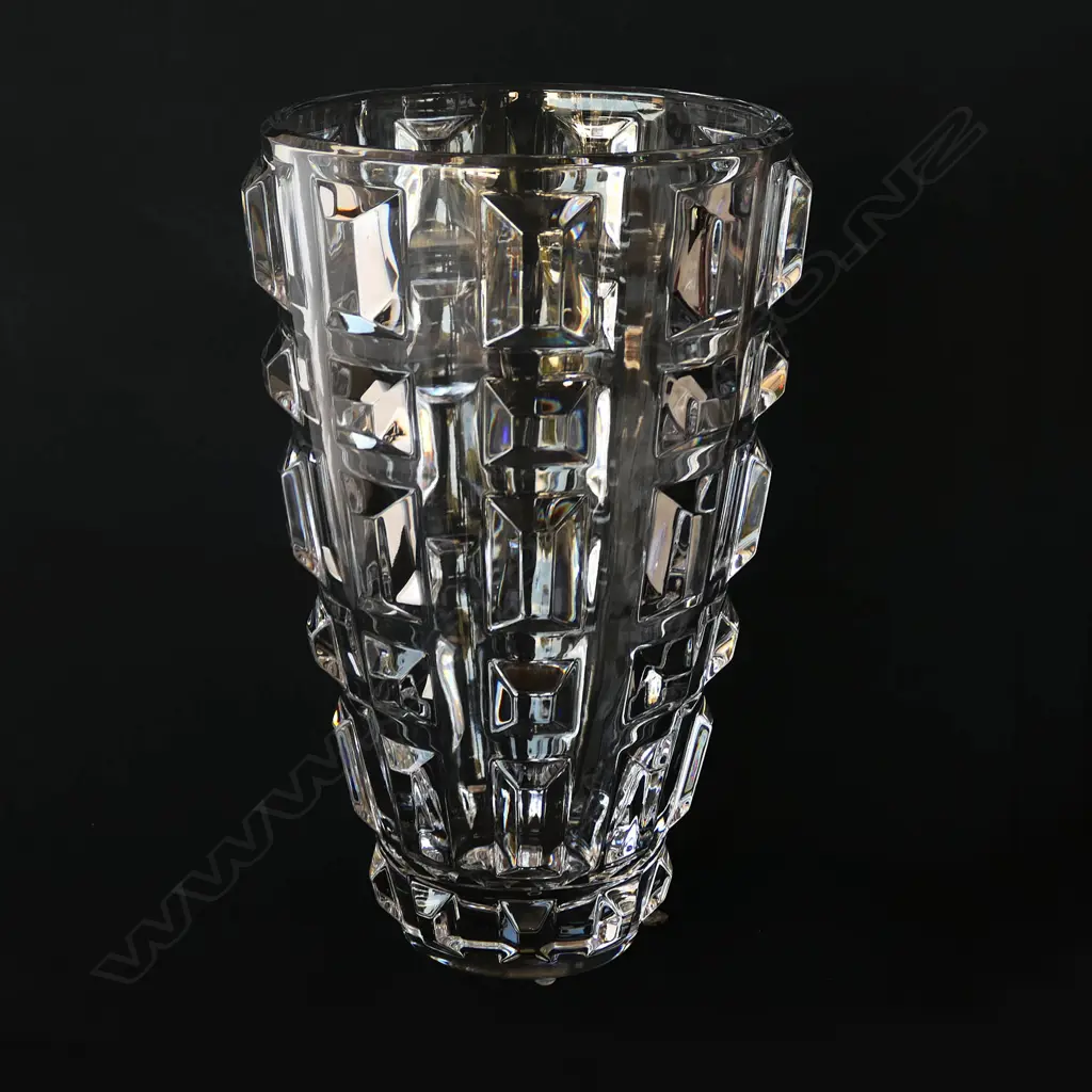 A large Rogaska crystal vase Image 1++