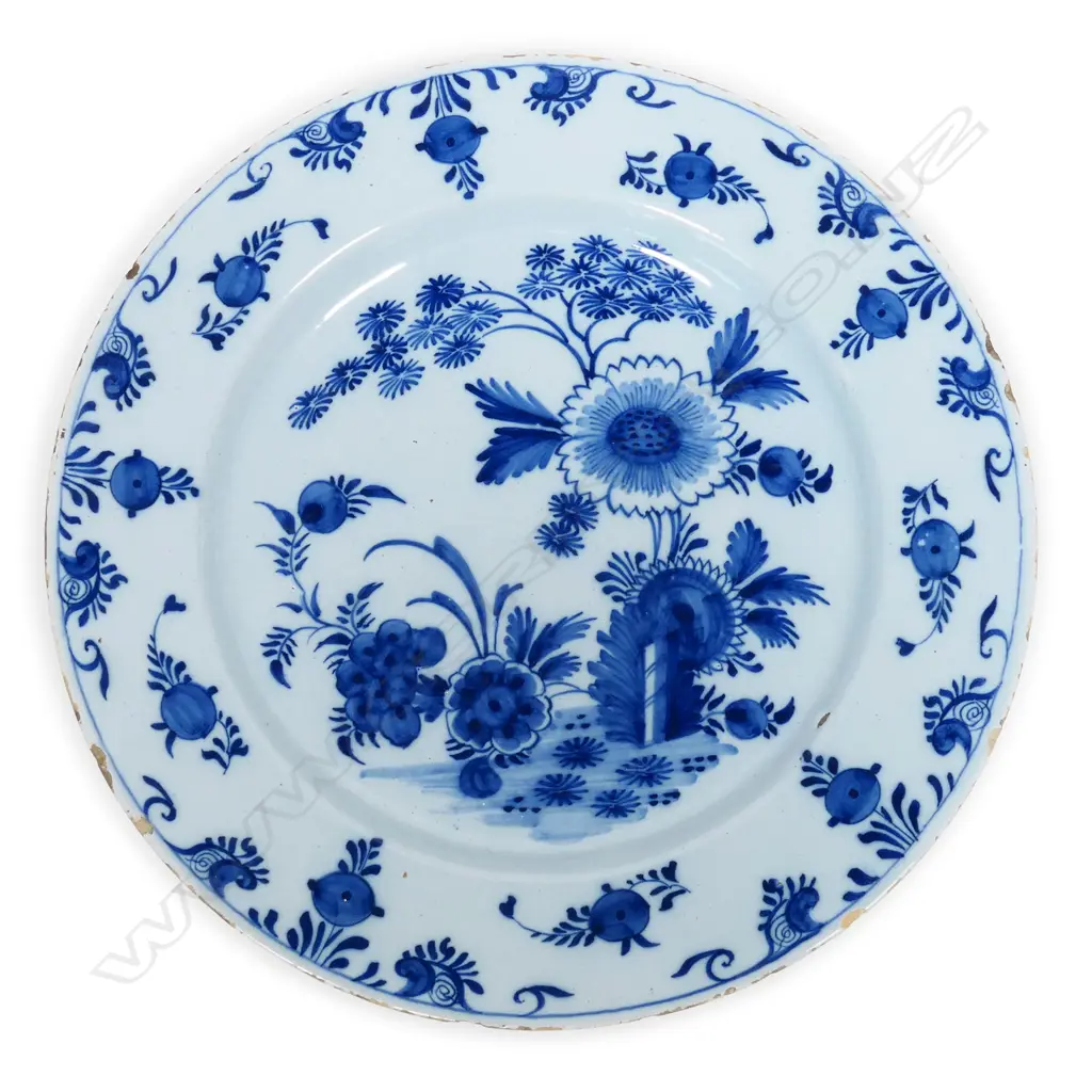 A late 19thC Dutch Delft blue and white charger, Image 1++