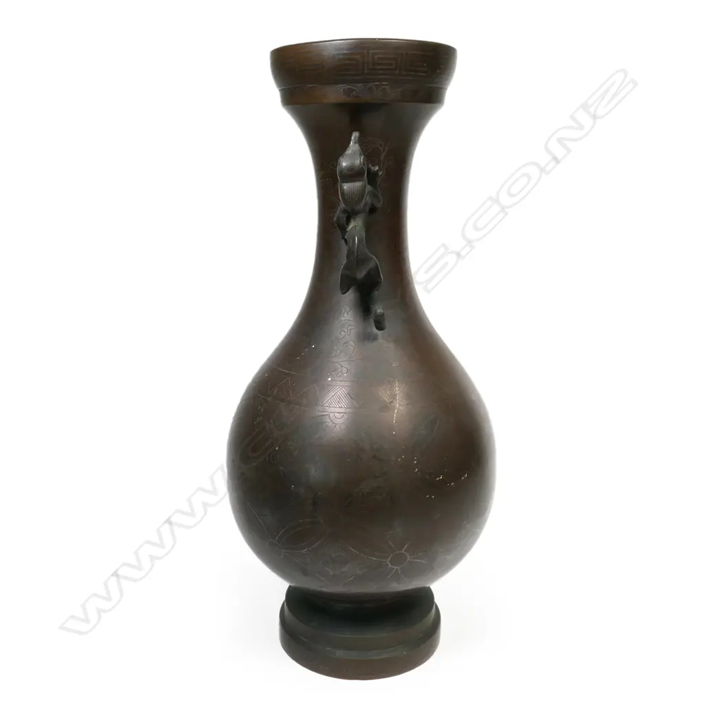 A 19thC Chinese bronze and silver inlaid vase Image 1++