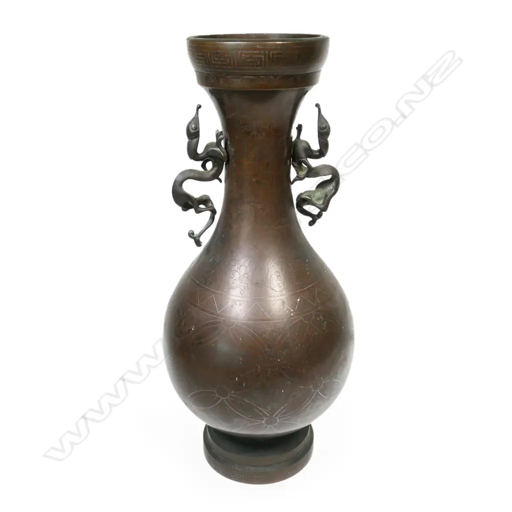 A 19thC Chinese bronze and silver inlaid vase Image 1++
