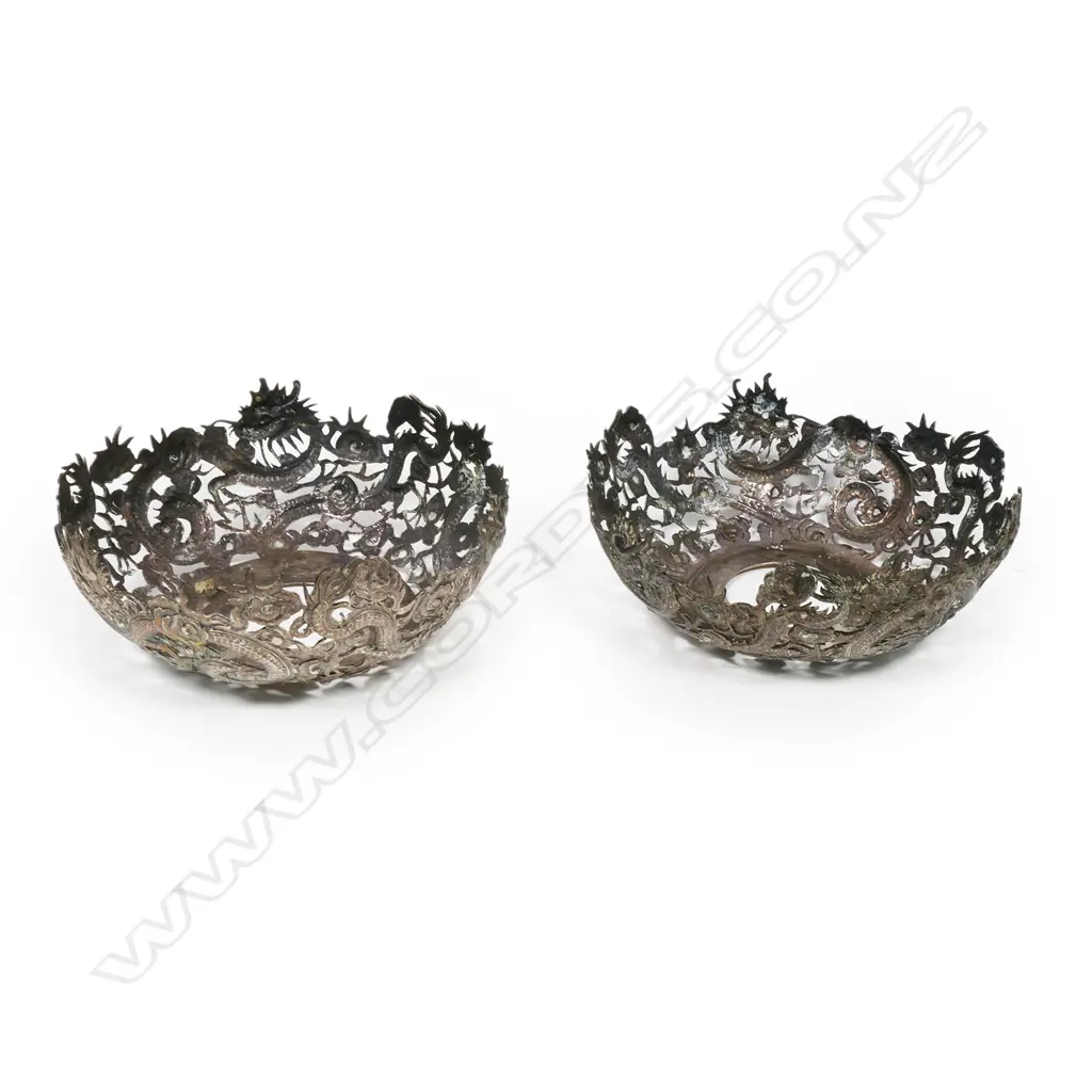 A pair of Chinese silver bowl frames, Image 1++