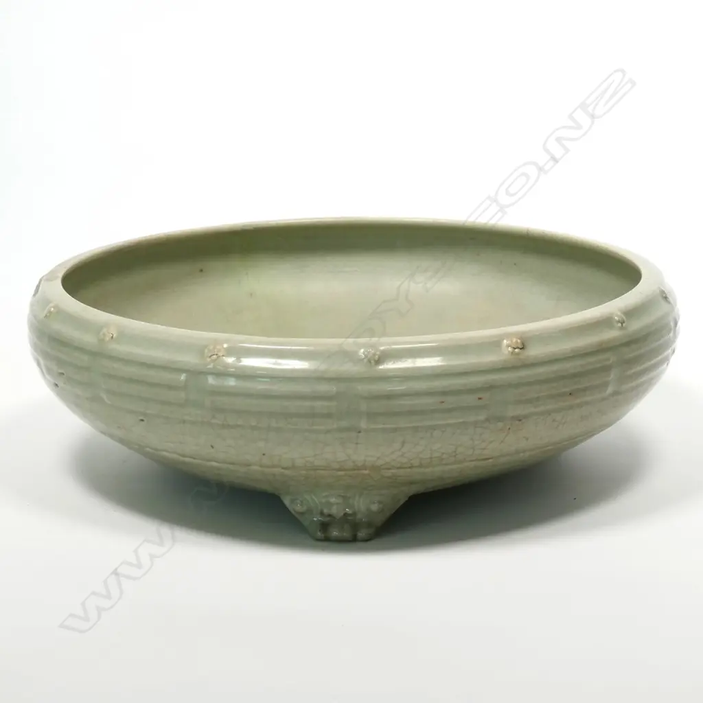 A Ming Dynasty Longquan celadon tripod censer Image 1++