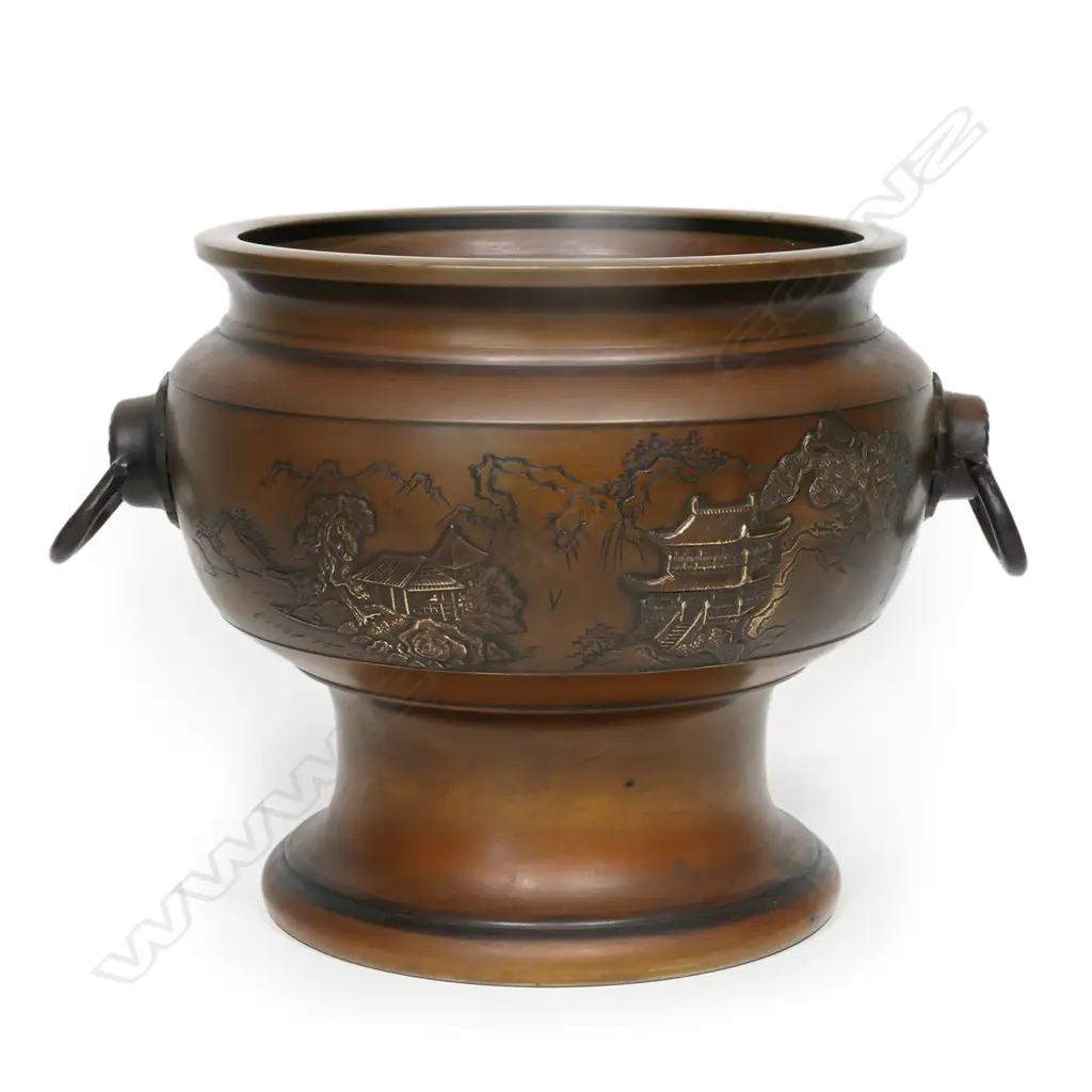 A quality Japanese Taisho period bronze hibachi, Image 1++