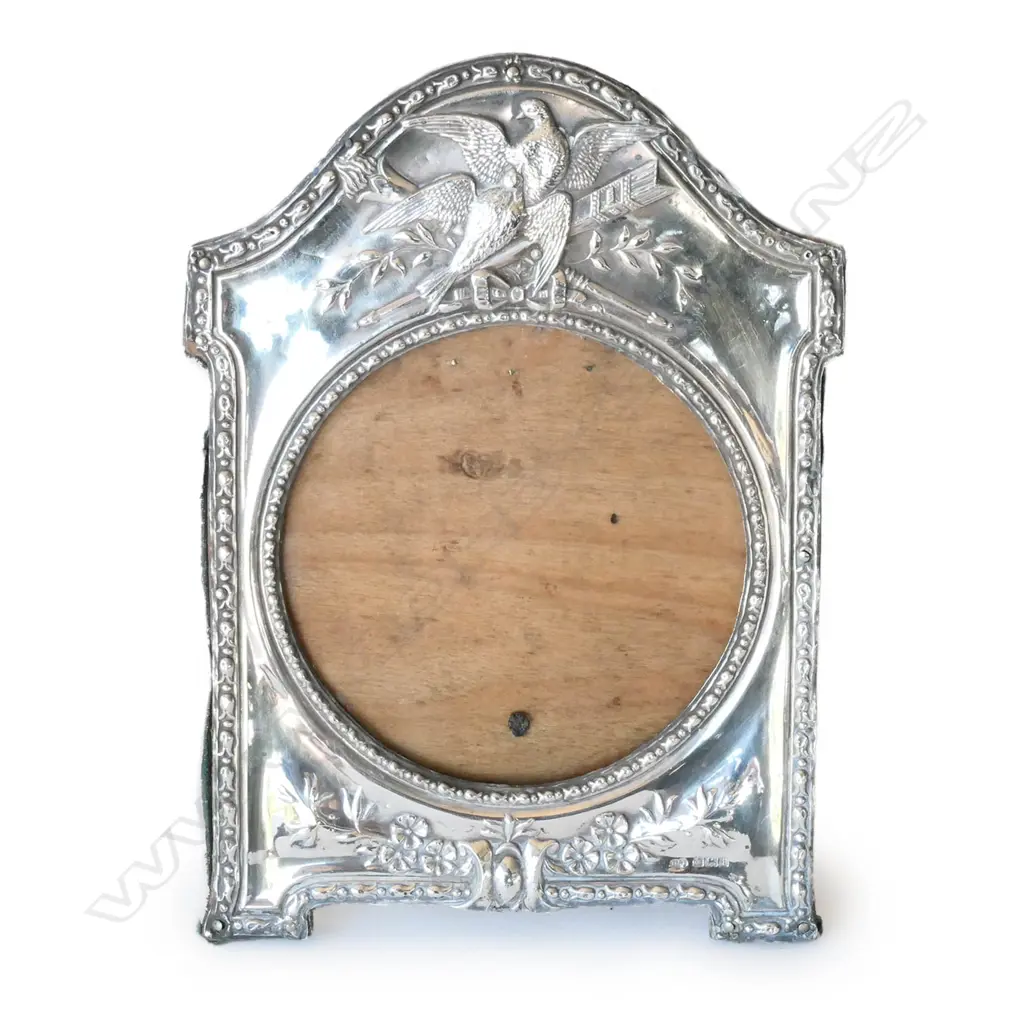 A late Victorian silver photo frame, Image 1++