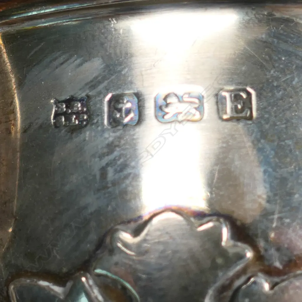 A silver porringer style bowl, Image 1++