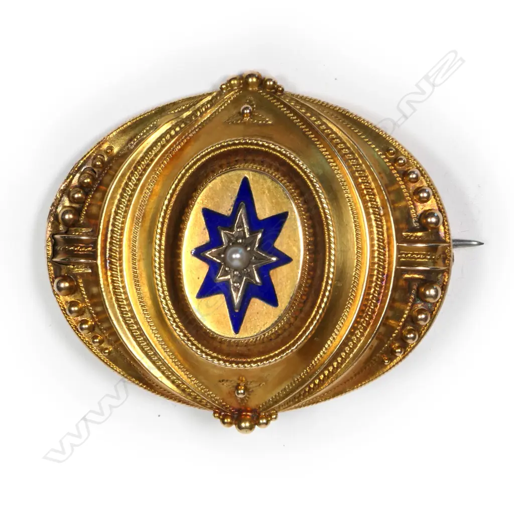 A Victorian gold mourning brooch, Image 1++
