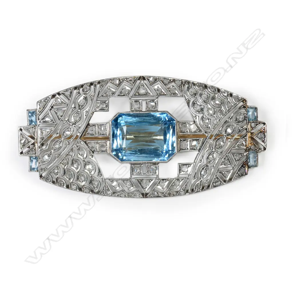 An impressive Art Deco platinum, aquamarine and diamond set brooch, Image 1++