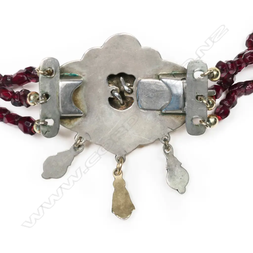 A Victorian Bohemian garnet necklace, Image 1++