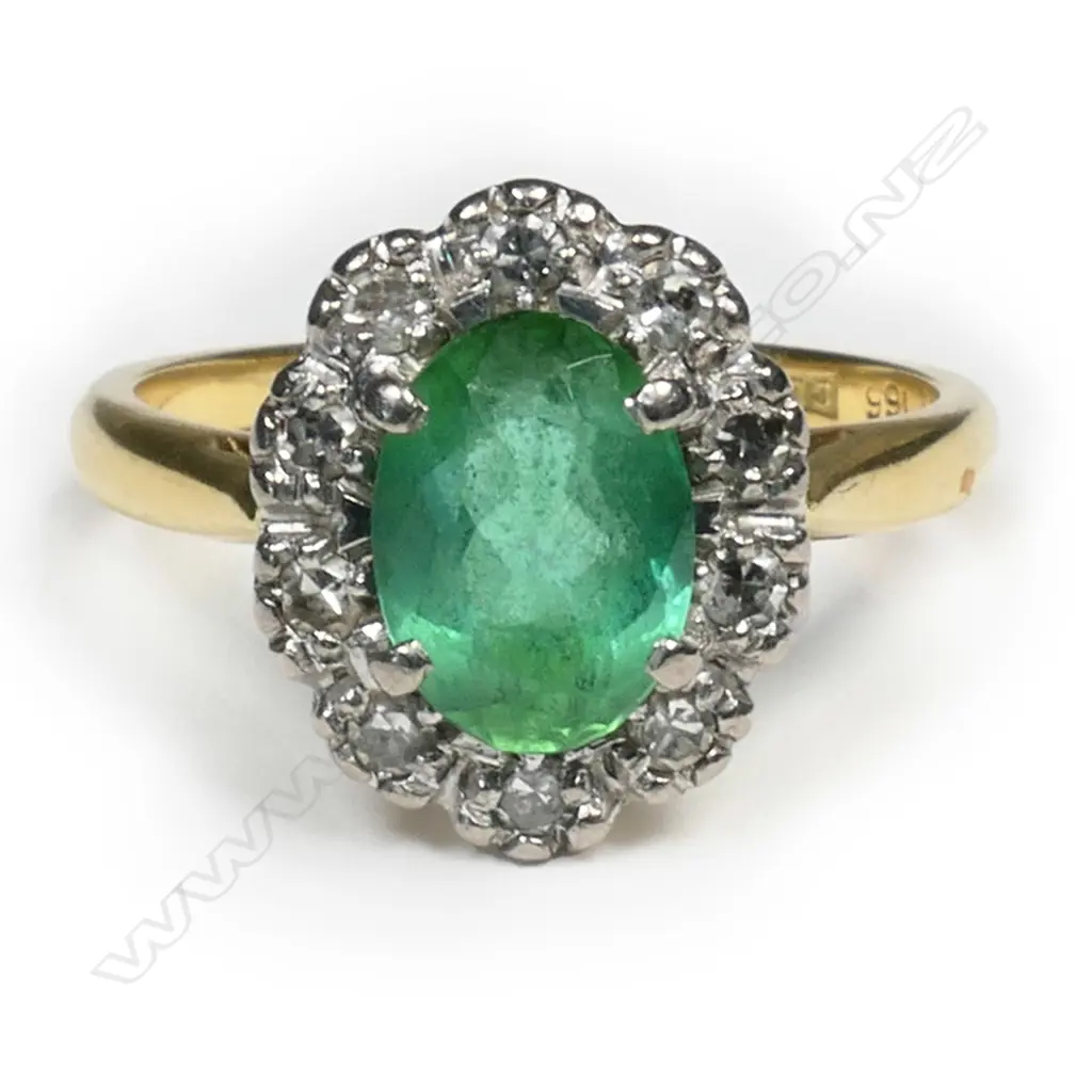 An 18ct tourmaline and diamond cluster ring, Image 1++