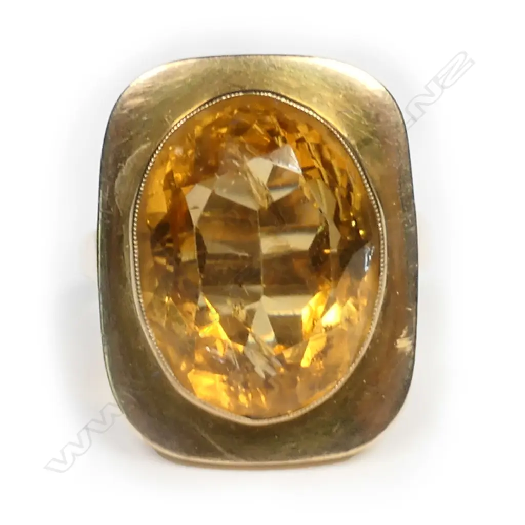 A retro 9ct yellow gold and large citrine ring, Image 1++