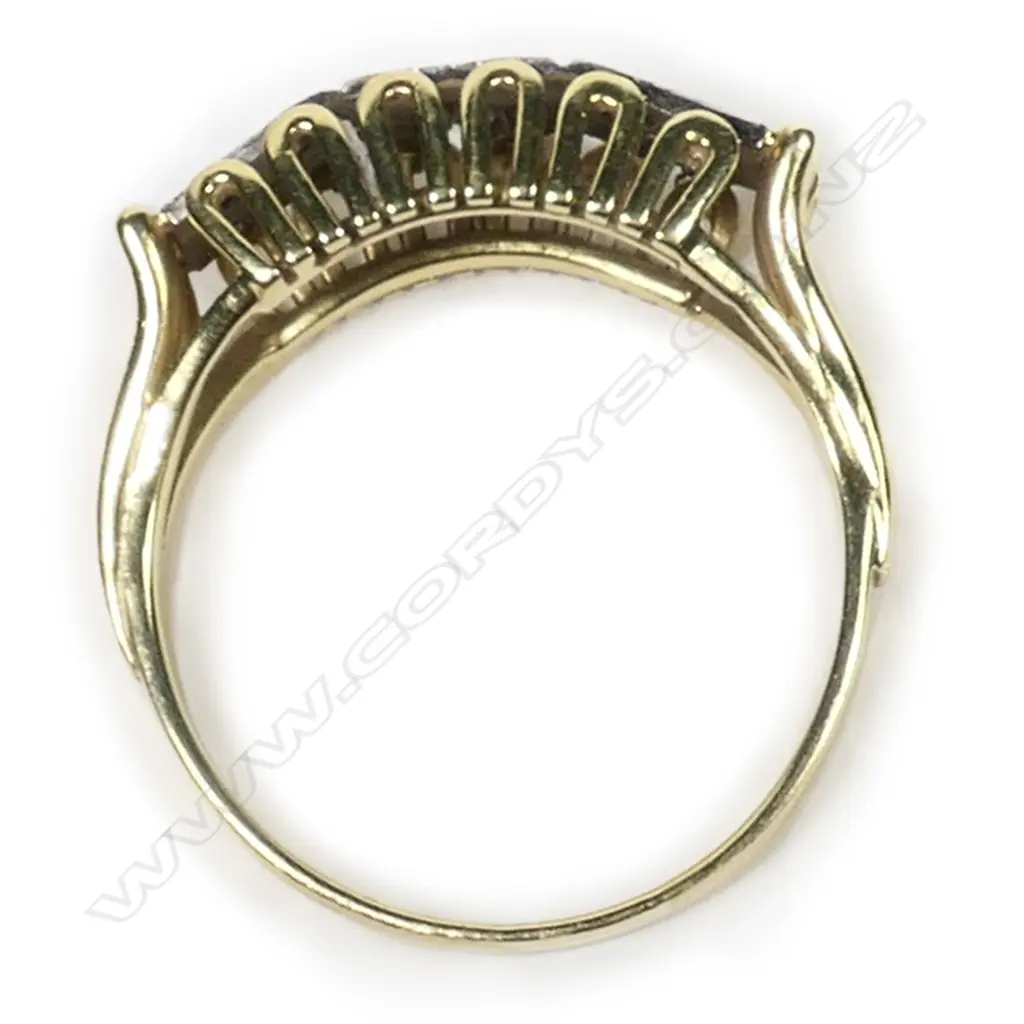 An Art Deco 14ct gold and diamond ring, Image 1++
