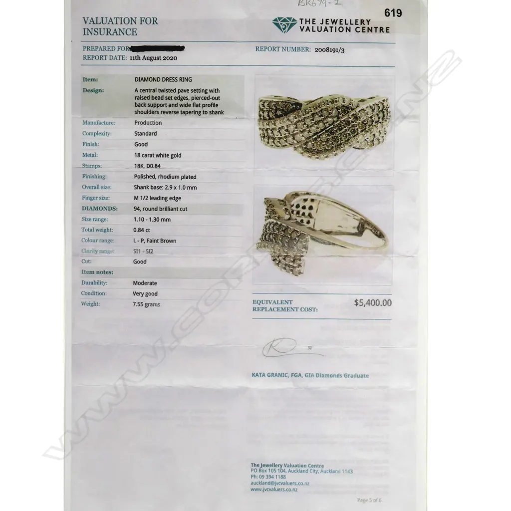 An 18ct white gold and multi diamond dress ring, Image 1++