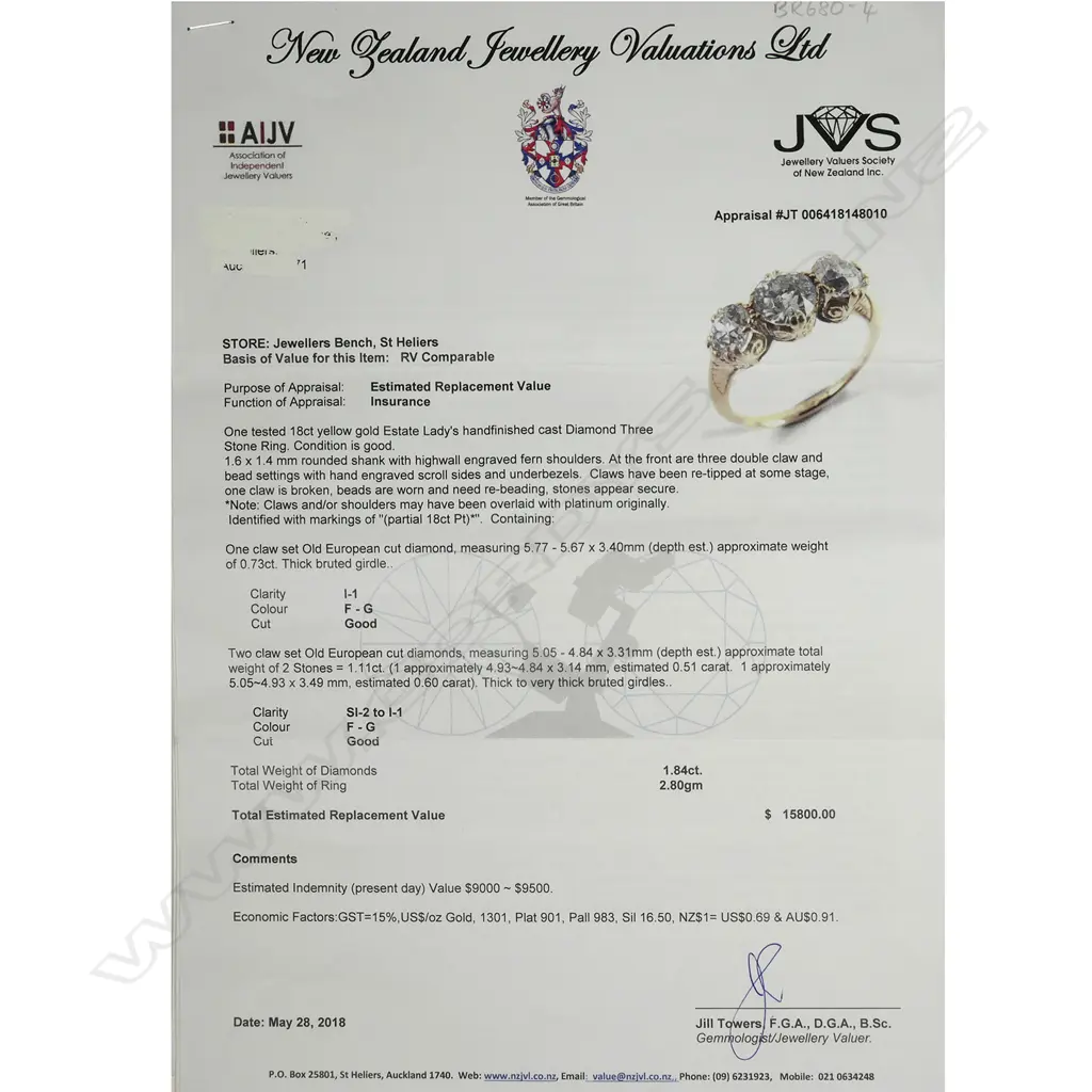An estate 18ct. gold and three stone diamond ring, Image 1++