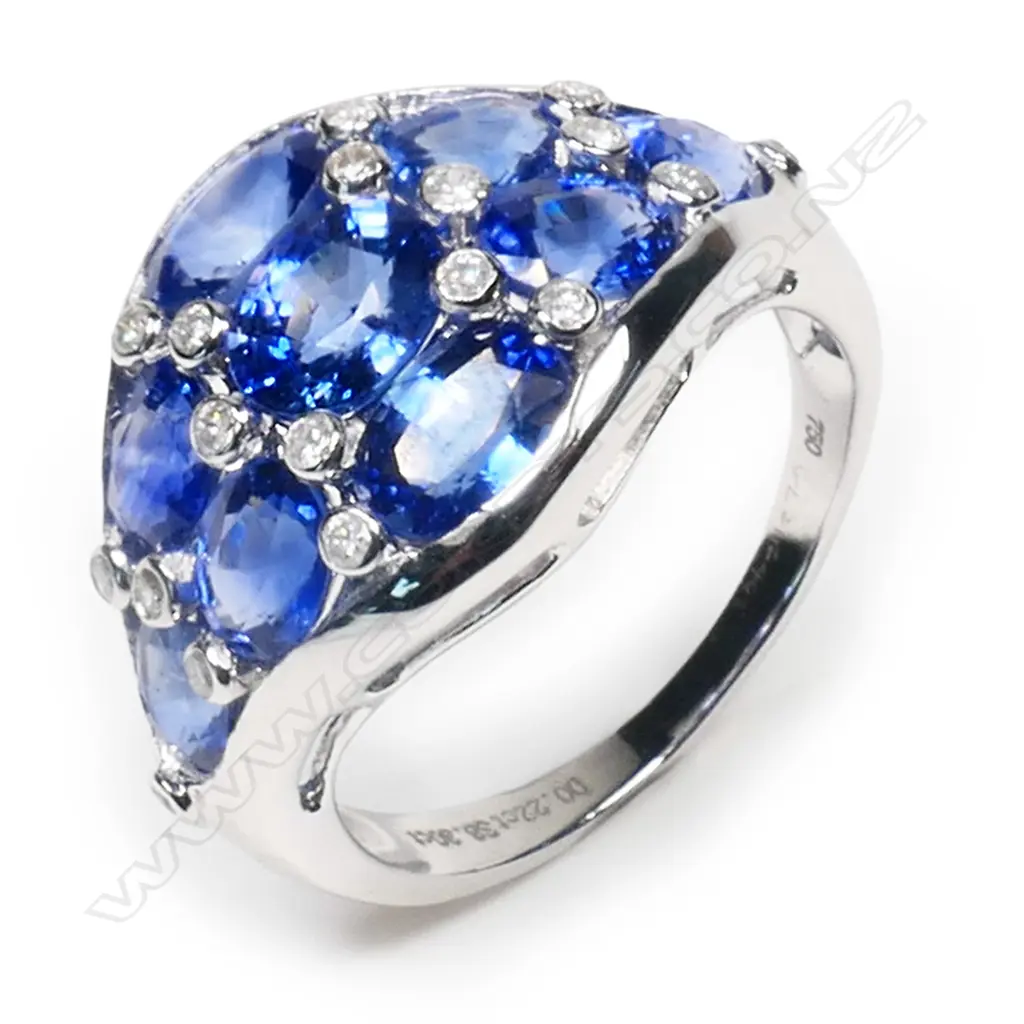 An 18ct white gold sapphire and diamond dress ring, Image 1++