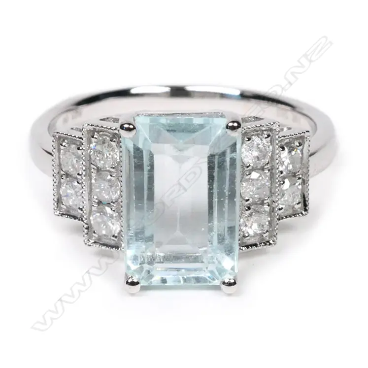 A 14ct white gold Image 1++