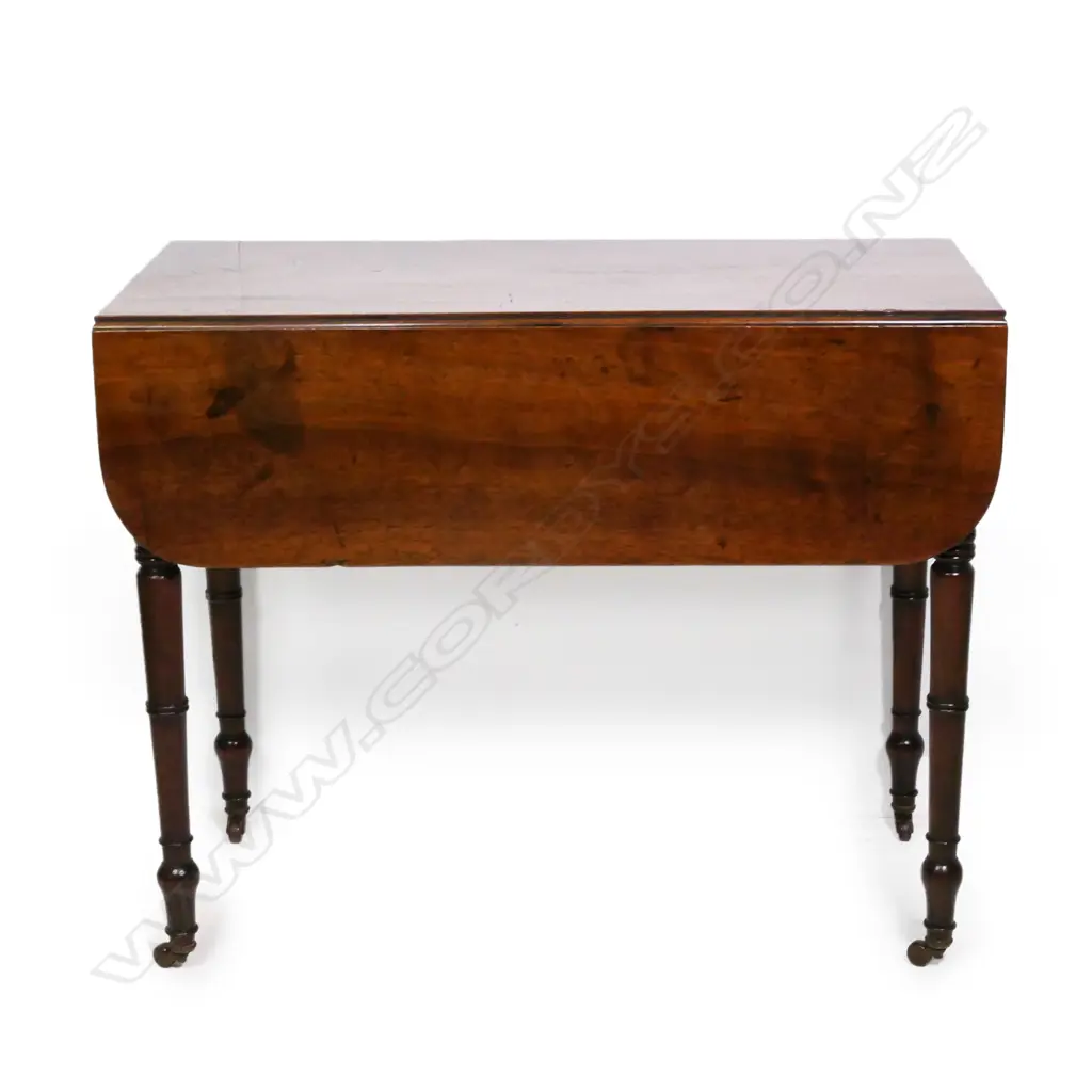 A Georgian mahogany Pembroke table, Image 1++