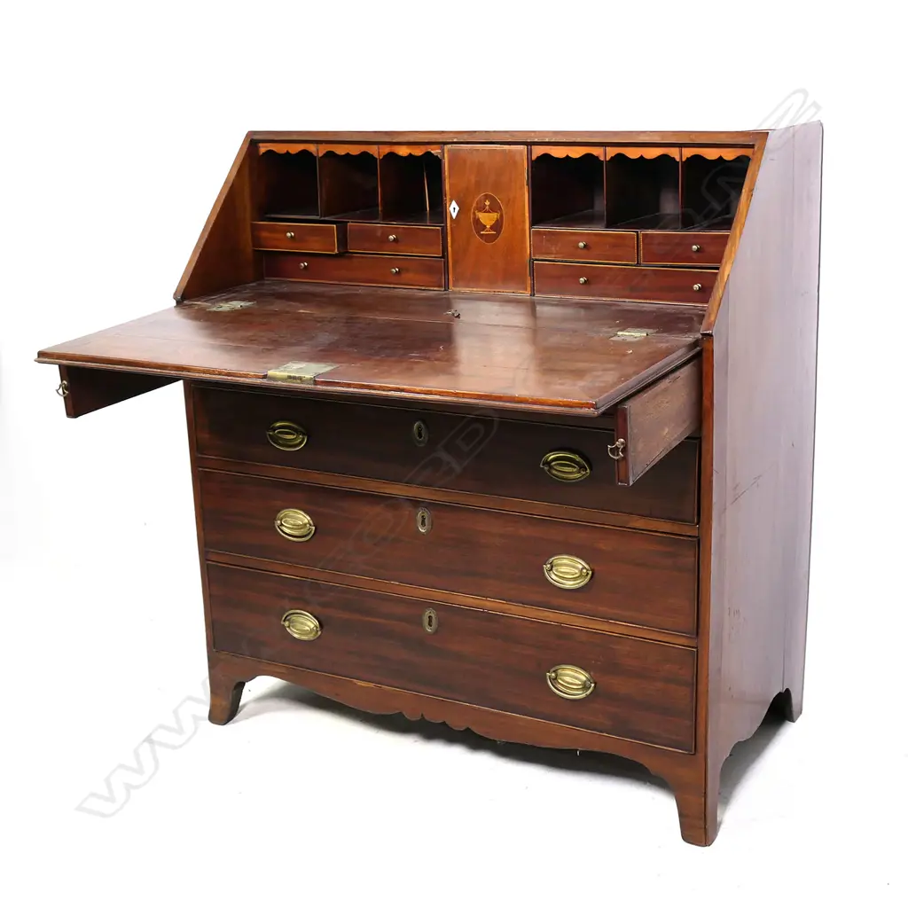 A Georgian mahogany fall front bureau, Image 1++