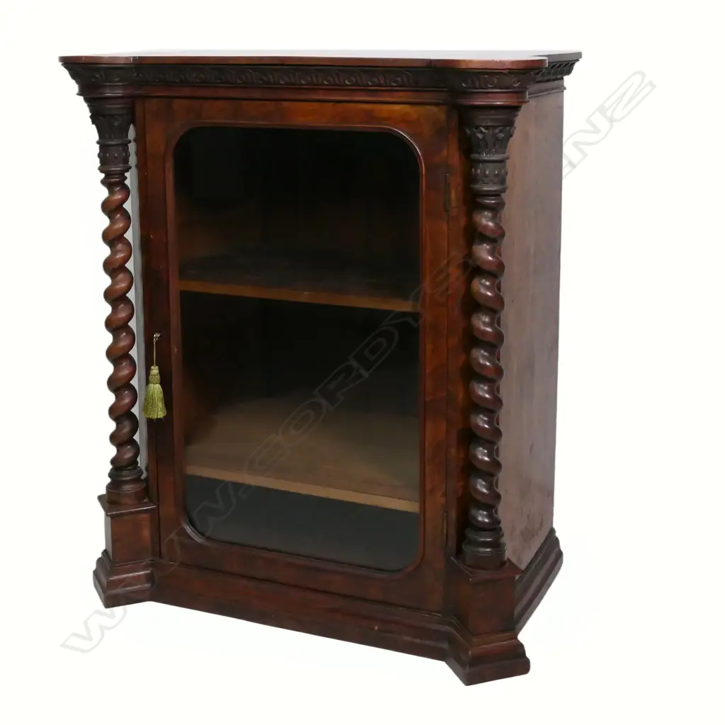 A Victorian mahogany pier cabinet, Image 1++