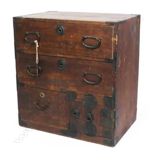 A c1900 Japanese Kodansu collector's chest