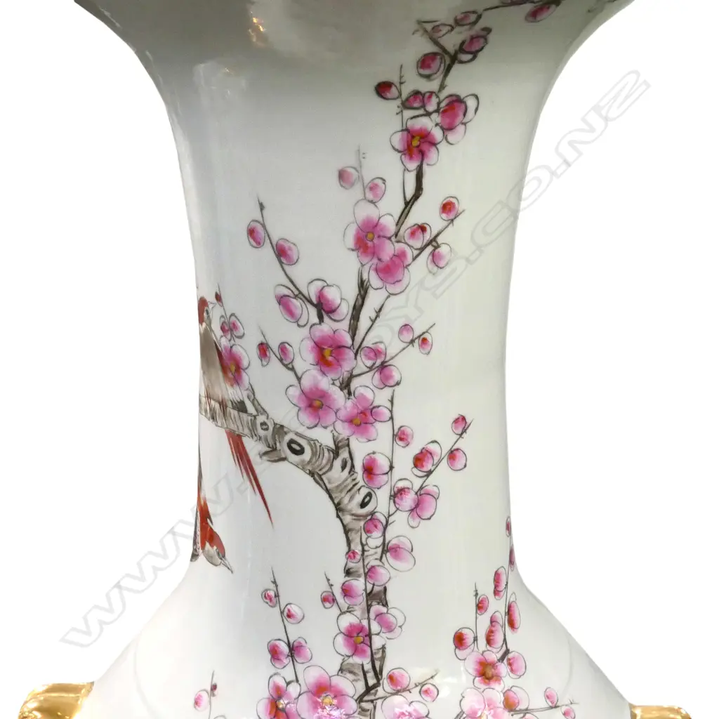 A pair of large and impressive 20thC Chinese floor standing vases, Image 1++