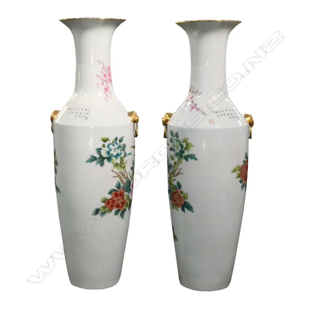 A pair of large and impressive 20thC Chinese floor standing vases, Image 1++