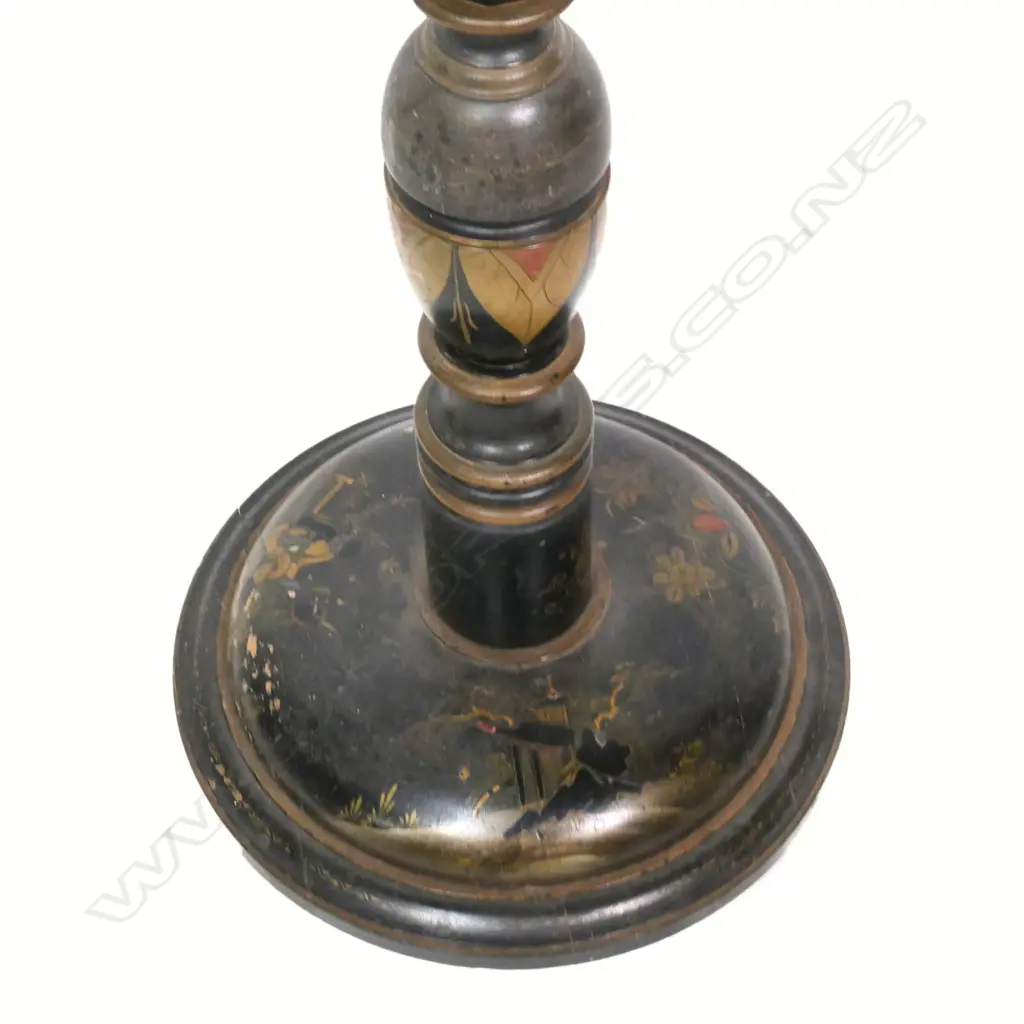 A 1920s chinoiserie standard lamp, Image 1++