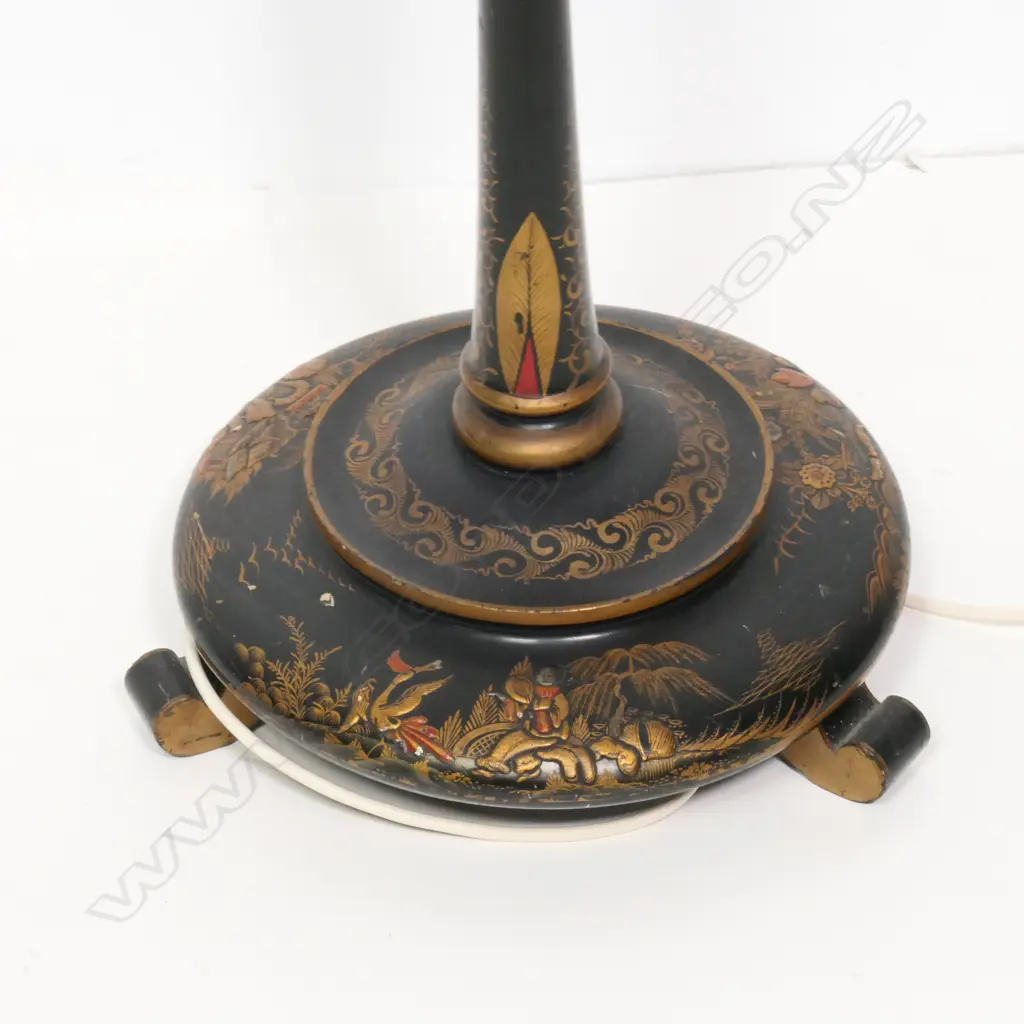 A 1920s chinoiserie standard lamp, Image 1++