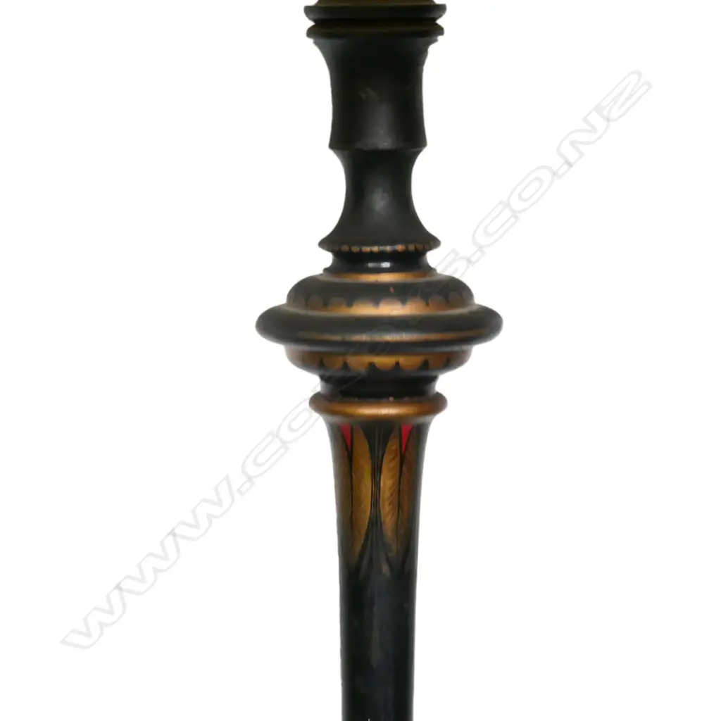 A 1920s chinoiserie standard lamp, Image 1++