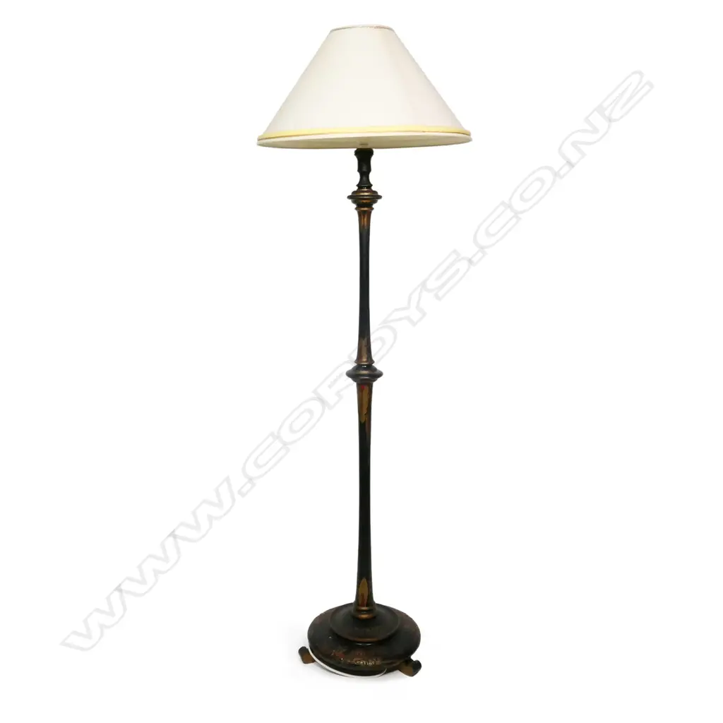 A 1920s chinoiserie standard lamp, Image 1++