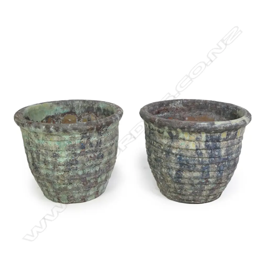 A pair of large garden pots, Image 1++