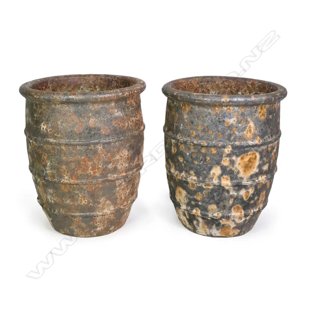 A pair of large garden pots, Image 1++