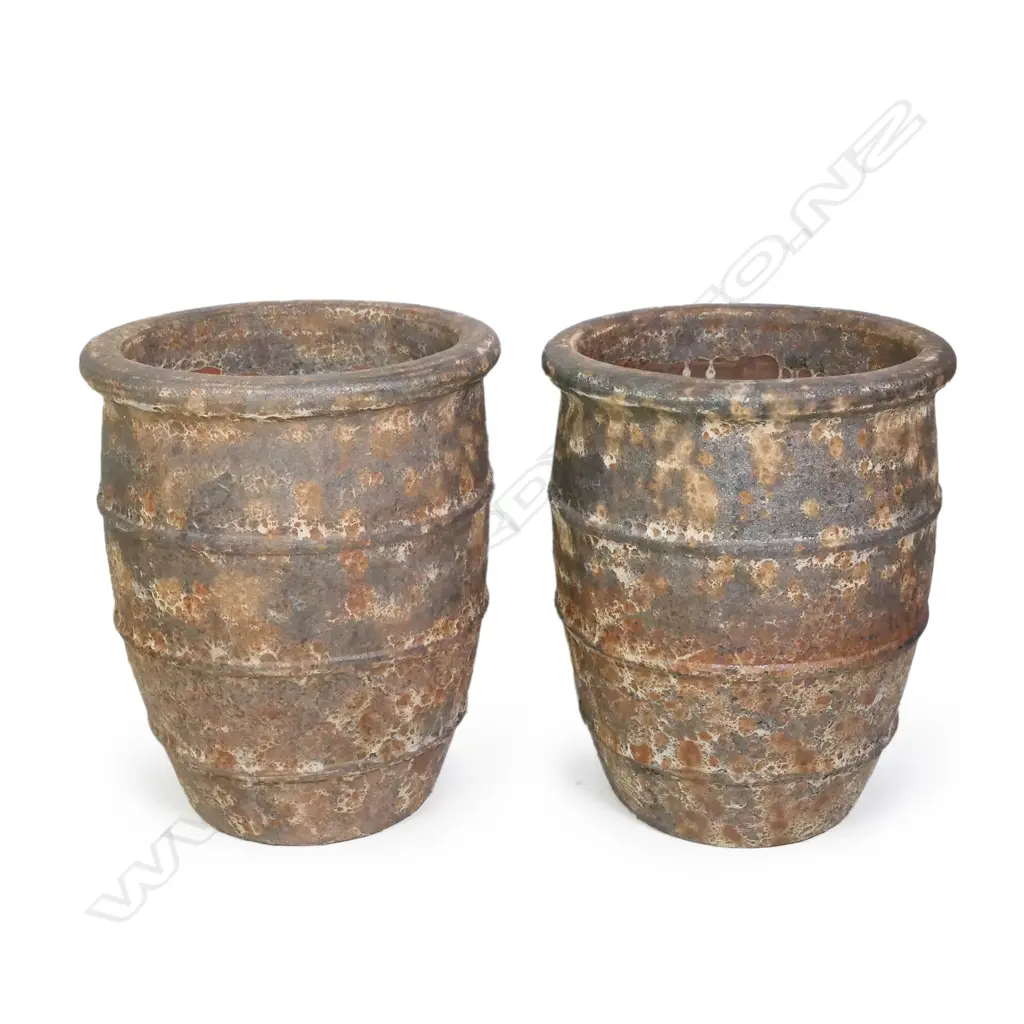 A pair of large garden pots, Image 1++