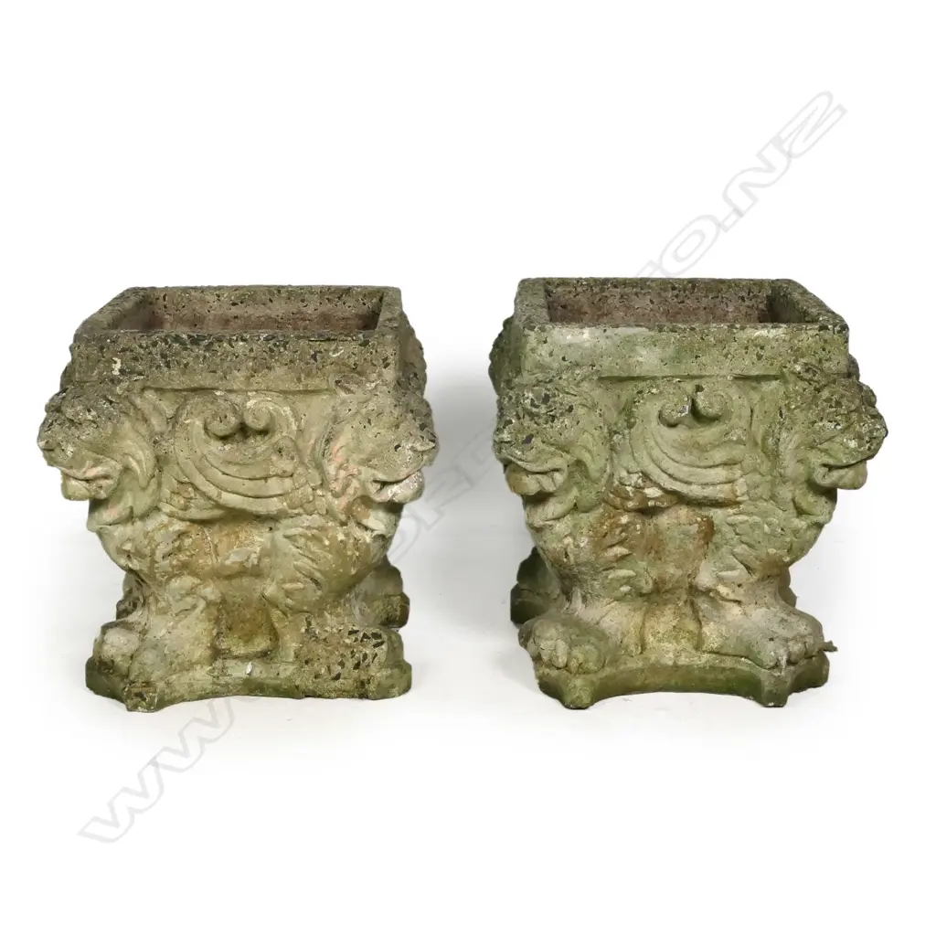 A pair of vintage concrete garden urns, Image 1++