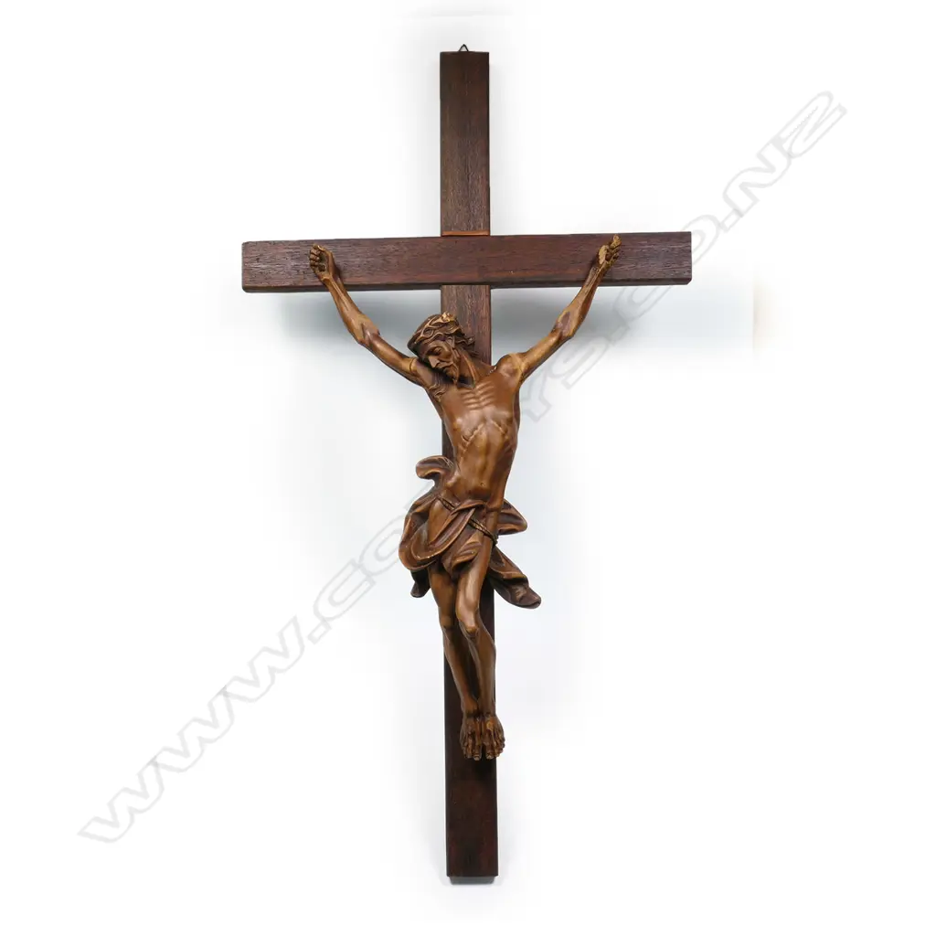 A 19thC wooden crucifix, Image 1++