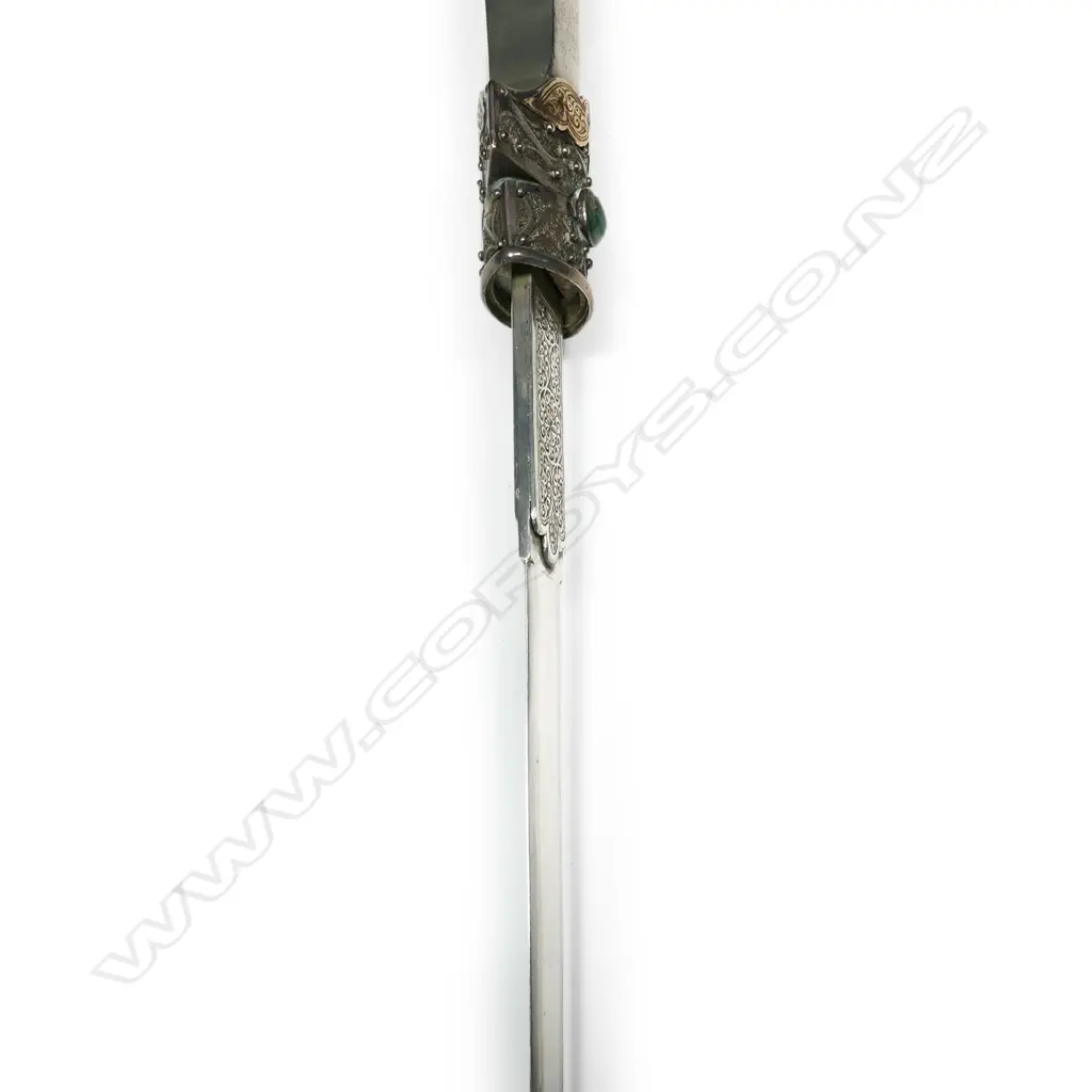 An uncommon c.1970 Arabian presentation jewelled sword, Image 1++