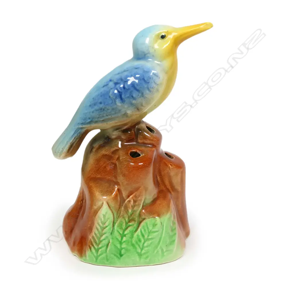 A Crown Lynn Kingfisher bird ornament, Image 1++