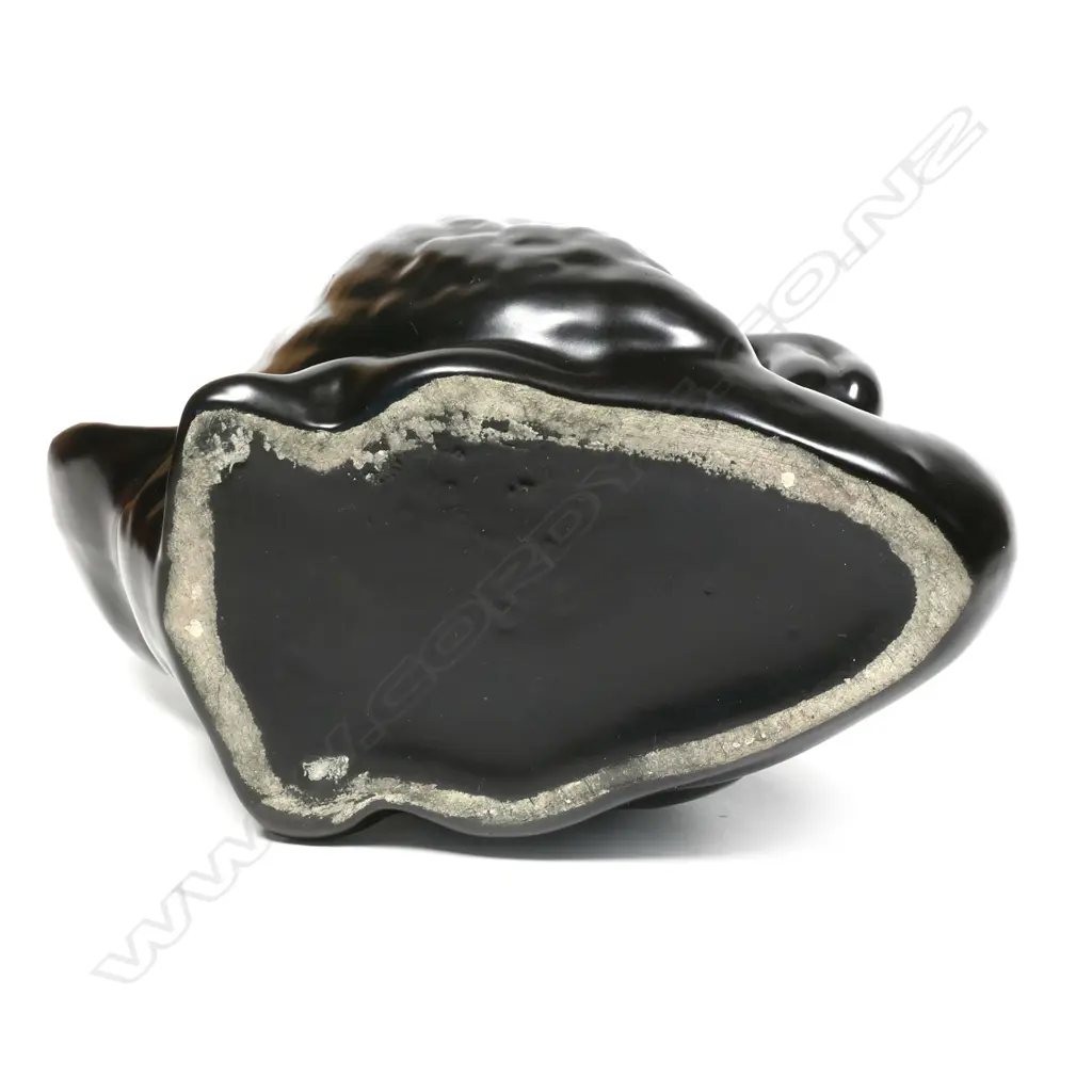 A Crown Lynn small black swan, Image 1++