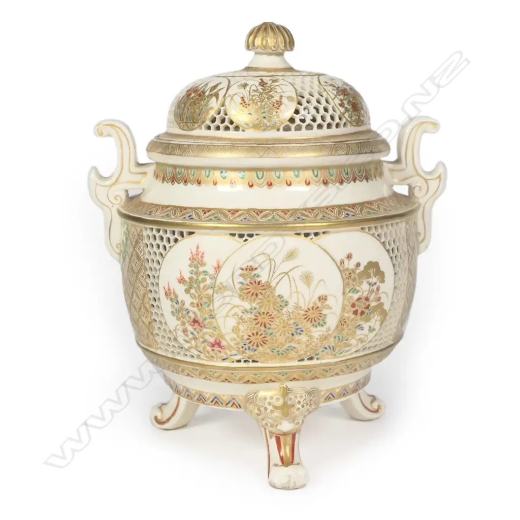 A fine Japanese Satsuma reticulated tripod koro Image 1++