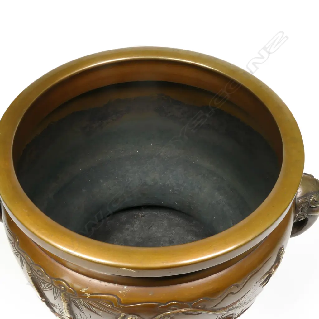 A 19thC Japanese bronze wax cast Firepot/hibachi, Image 1++